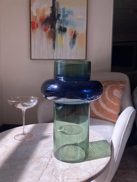 Navy & Green Vase Image