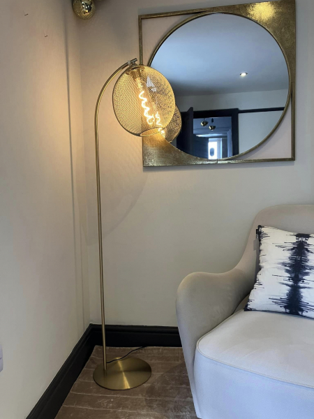 Golden Mesh Floor Lamp Image
